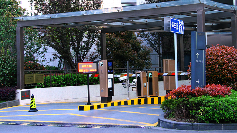 不要成為“泡水車”，這樣停放更安心